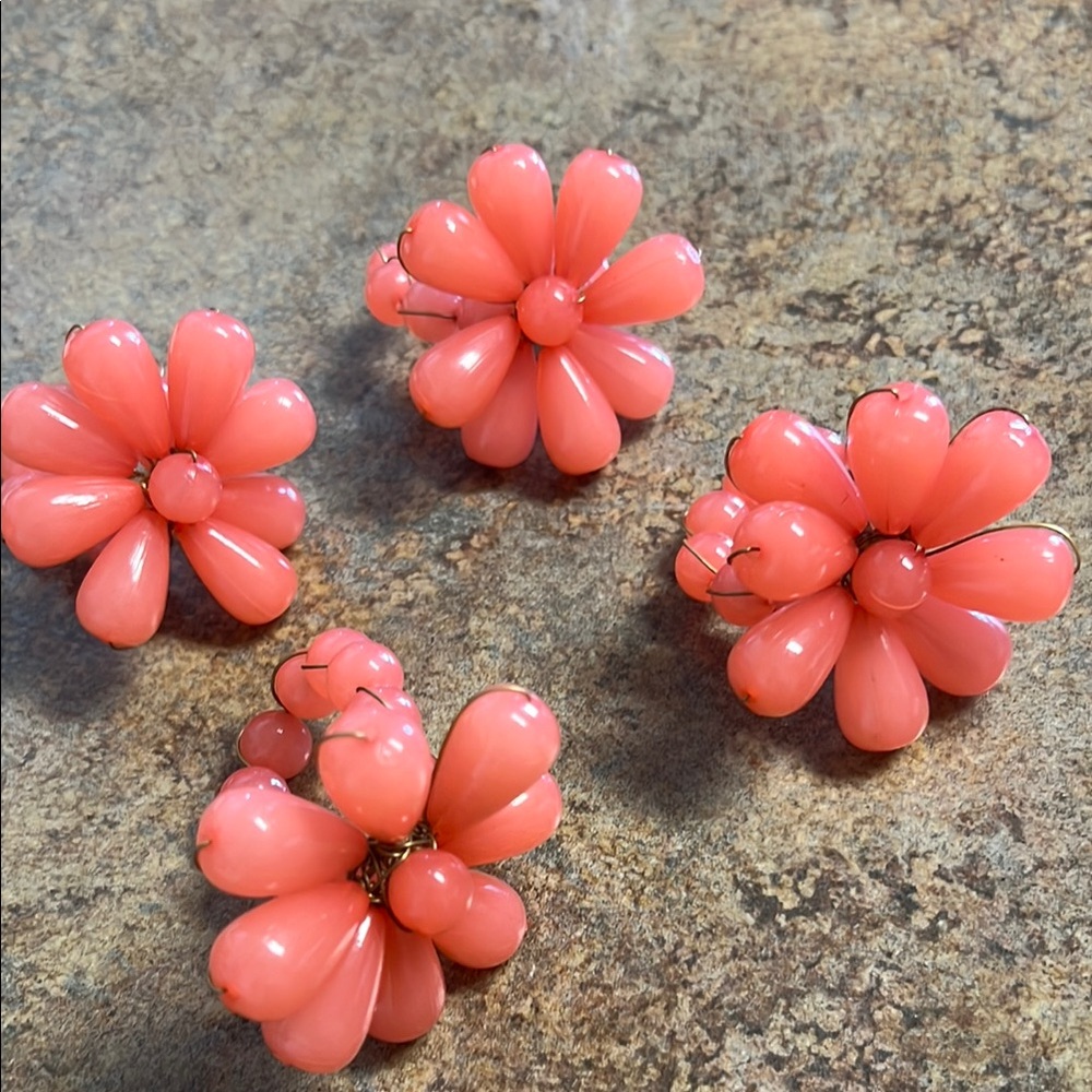 4 Pink beaded flower napkin rings